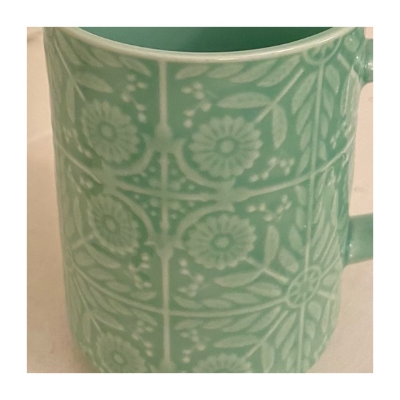 Starbucks 12 oz Jade Green Ceramic Coffee Mug with Embossed 3D Floral Design - Picture 7 of 9